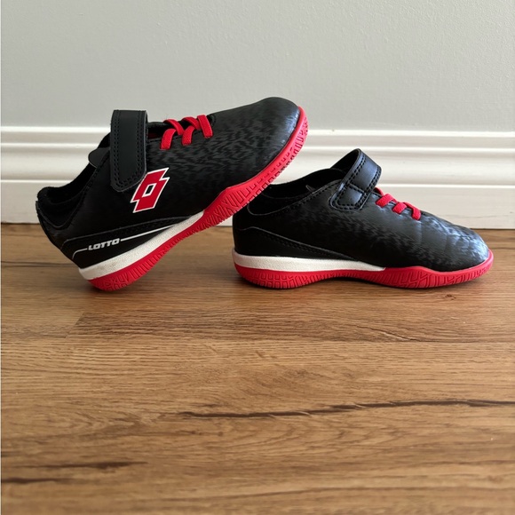 Lotto Indoor Toddler Soccer Shoes - Picture 2 of 3